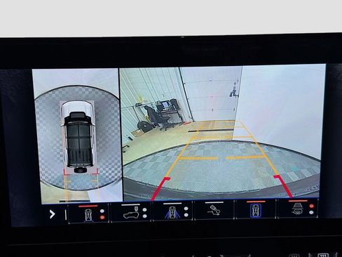 Used 2024 GMC Hummer EV 2X w/ Extreme Off-Road Package image 14