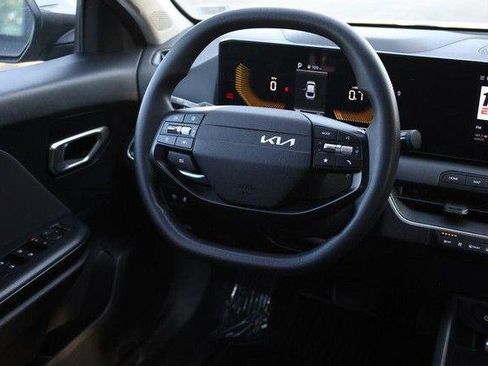 Used 2025 Kia K4 FWD image 23