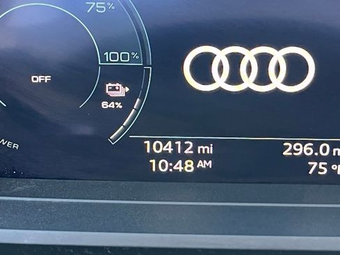 Used 2024 Audi Q4 e-tron Premium Plus w/ Premium Plus image 19