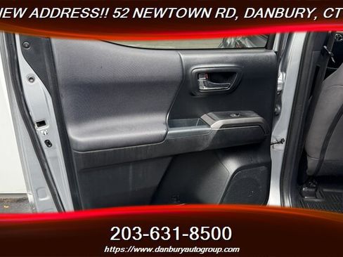 Used 2017 Toyota Tacoma TRD Sport w/ Tow Package (A/T) AWD/4WD image 28