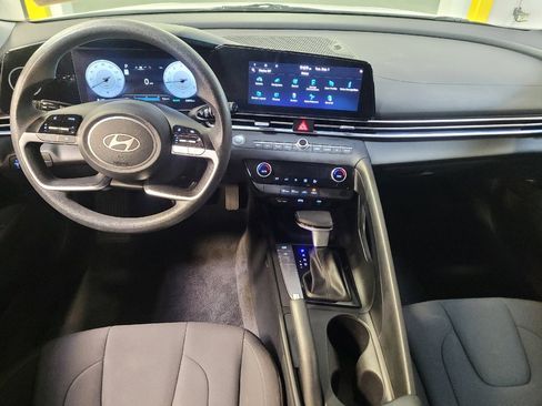Used 2024 Hyundai Elantra SEL FWD image 22