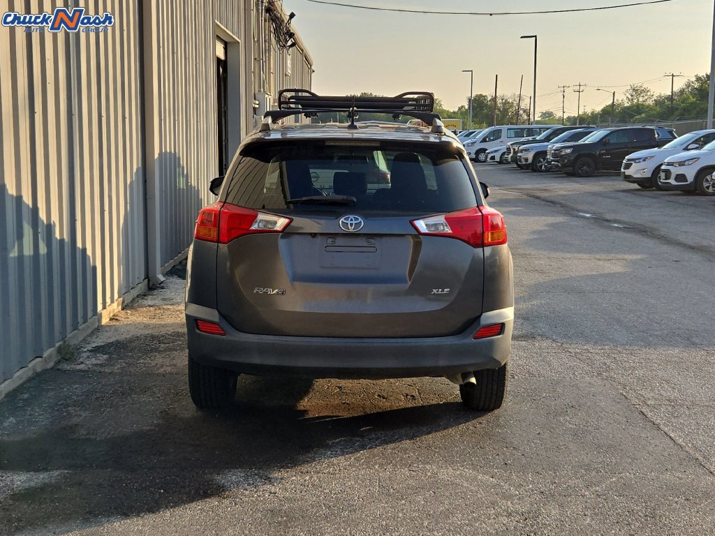 Used 2013 Toyota RAV4 XLE FWD image 5