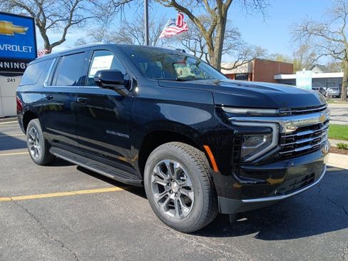 New 2026 Chevrolet Suburban LT AWD/4WD image 2