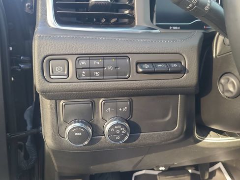 Used 2023 GMC Yukon Denali RWD image 26