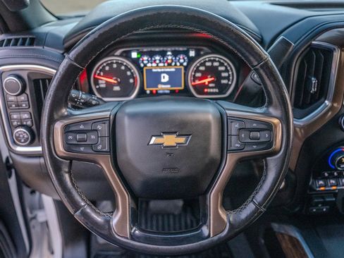 Used 2019 Chevrolet Silverado 1500 High Country w/ Technology Package AWD/4WD image 15