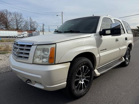 Used 2002 Cadillac Escalade AWD image 7