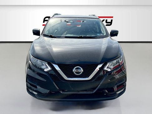 Used 2022 Nissan Rogue Sport SL w/ Premium Package image 2