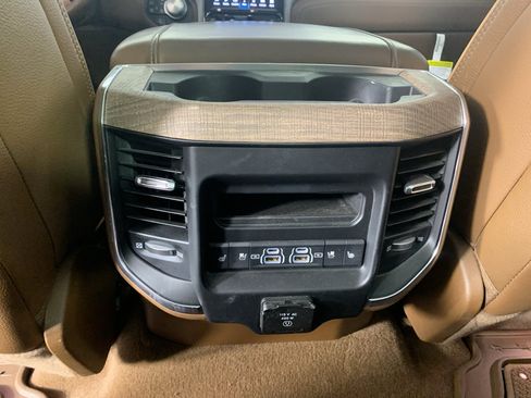 Used 2024 RAM 1500 Limited AWD/4WD image 32