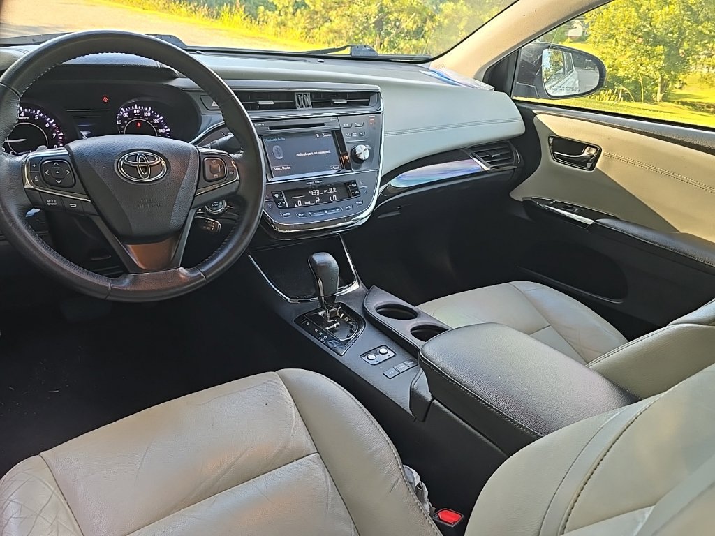 Used 2015 Toyota Avalon XLE Premium FWD image 2