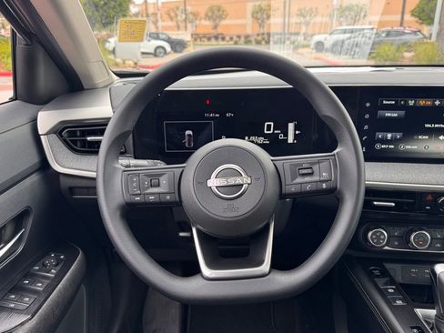 Certified 2025 Nissan Kicks SV w/ SV Premium Package AWD/4WD image 15