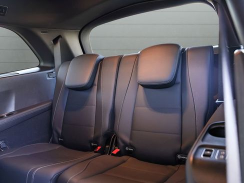 Used 2025 Mercedes-Benz GLS 450 4MATIC image 53