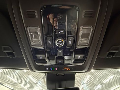 New 2026 GMC Yukon XL Elevation w/ Elevation Premium Package image 19