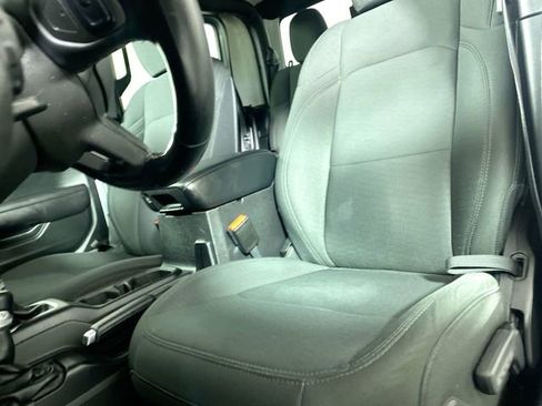 Used 2021 Jeep Gladiator Willys image 19