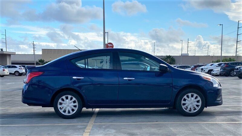 Used 2019 Nissan Versa SV FWD image 4