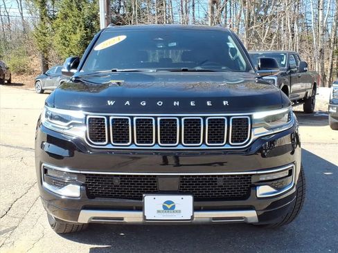 Used 2024 Jeep Wagoneer L Series III w/ Flexible Seating Group AWD/4WD image 8