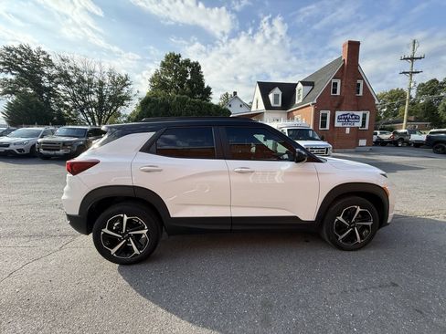 Used 2023 Chevrolet TrailBlazer RS w/ Convenience Package AWD/4WD image 4