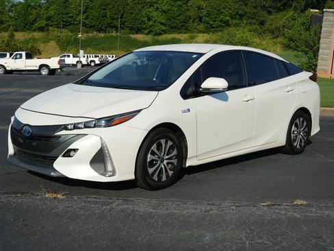 Used 2020 Toyota Prius Prime XLE FWD image 3