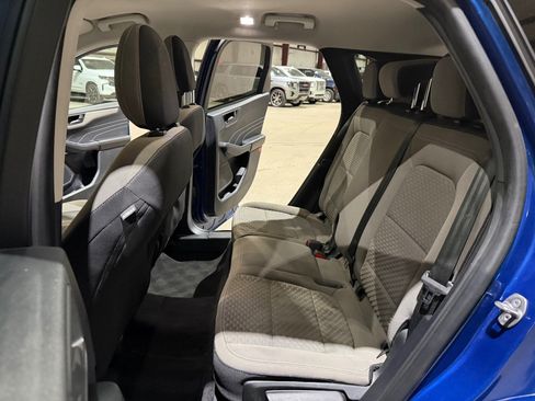 Used 2022 Ford Escape SE FWD image 17