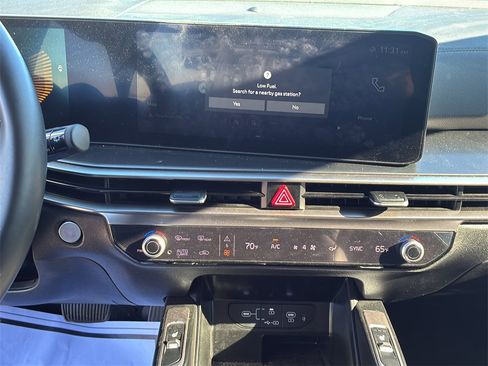 Certified 2025 Kia Sorento S image 26