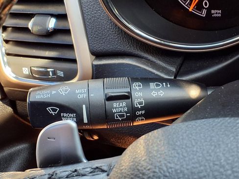 Used 2017 Jeep Grand Cherokee Laredo w/ Quick Order Package 23E AWD/4WD image 27