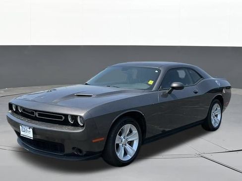 Used 2023 Dodge Challenger SXT RWD image 10