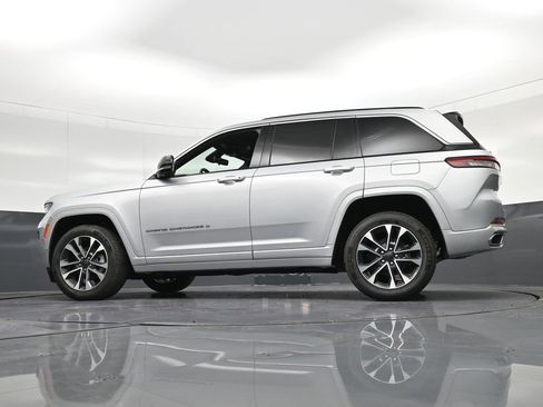Used 2023 Jeep Grand Cherokee Overland w/ Luxury Tech Group IV RWD image 29