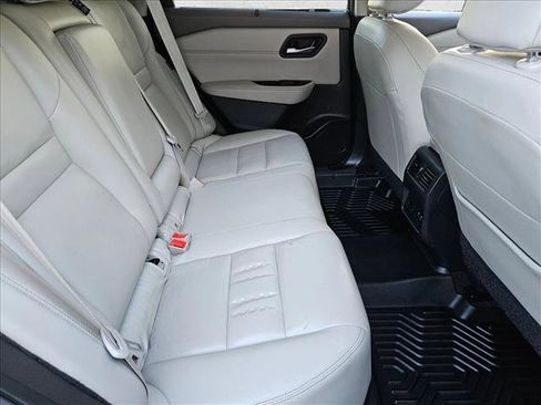 Used 2023 Nissan Rogue SL w/ SL Premium Package image 19