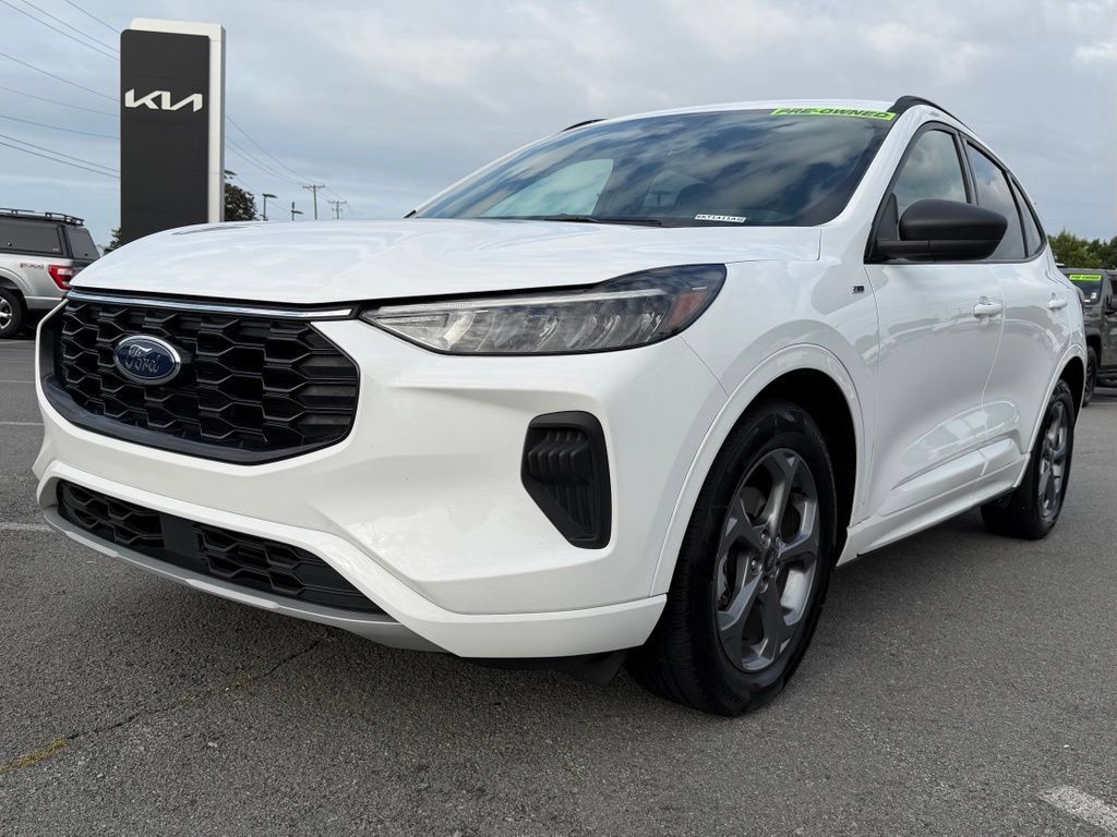 Used 2023 Ford Escape ST-Line w/ Tech Pack #1 FWD image 3