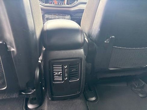 Used 2023 Dodge Durango GT RWD image 30