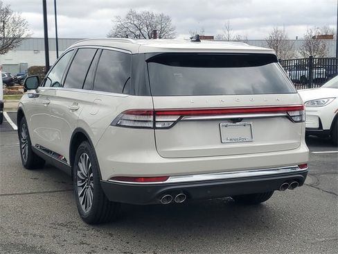Certified 2023 Lincoln Aviator Reserve w/ Equipment Group 201A image 5