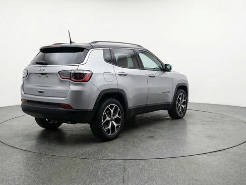 Used 2025 Jeep Compass Limited AWD/4WD image 9