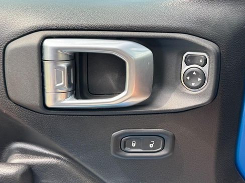 Used 2022 Jeep Wrangler Sport AWD/4WD image 29