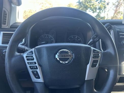 Used 2017 Nissan Titan S image 18