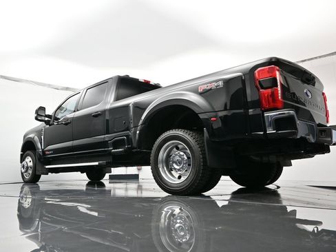 Used 2023 Ford F450 Lariat w/ FX4 Off-Road Package image 44