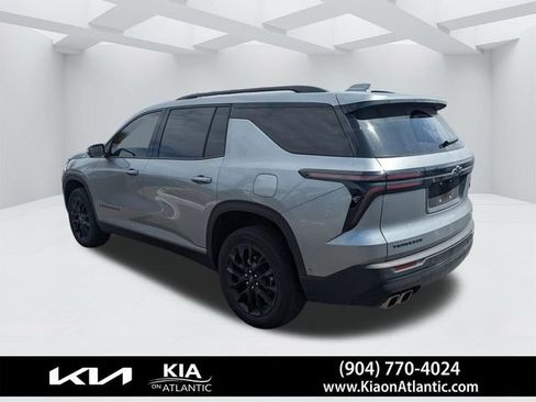 Used 2025 Chevrolet Traverse LT w/ Enhanced Driving Package FWD image 5