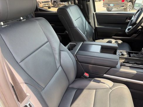 Used 2024 Toyota Tundra Platinum AWD/4WD image 11