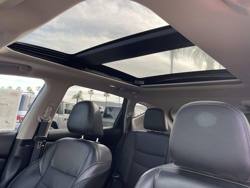 Used 2018 Nissan Murano Platinum w/ Cargo Package image 7