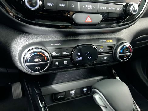 Certified 2025 Kia Soul GT-Line w/ GT-Line Technology Package FWD image 25