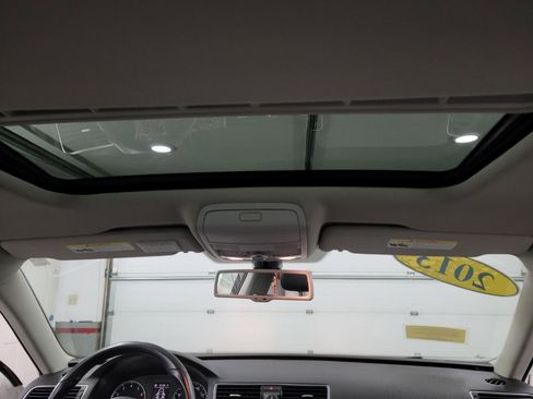 Used 2013 Volkswagen Passat 2.5 SEL Premium image 15