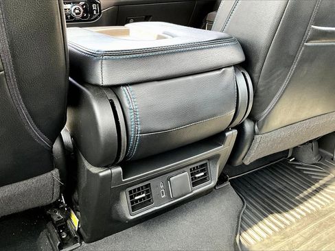 Used 2023 GMC Sierra 1500 Elevation image 9