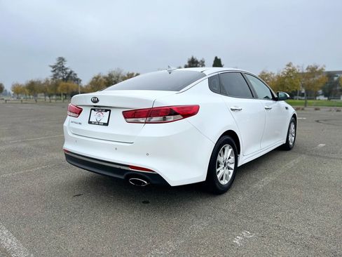 Used 2018 Kia Optima LX w/ Convenience Package image 5