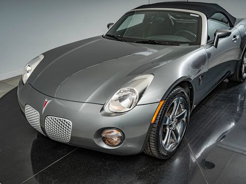 Used 2006 Pontiac Solstice Convertible w/ Premium Package RWD image 16