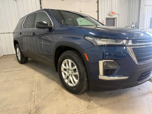 Used 2022 Chevrolet Traverse LS FWD image 10