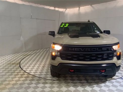 Used 2023 Chevrolet Silverado 1500 Custom Trail Boss w/ LPO, Dark Essentials Package image 3