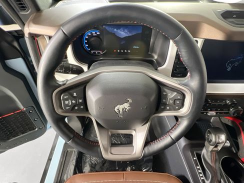 Used 2024 Ford Bronco Heritage Edition AWD/4WD image 11