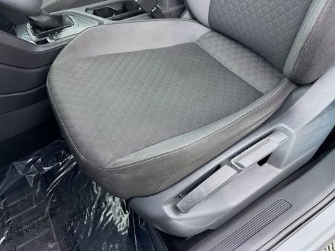 Used 2021 Volkswagen Tiguan S image 18