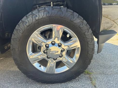 Used 2019 Chevrolet Silverado 2500 LTZ w/ Duramax Plus Package AWD/4WD image 9