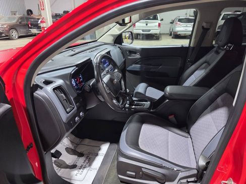 Used 2017 Chevrolet Colorado Z71 AWD/4WD image 25