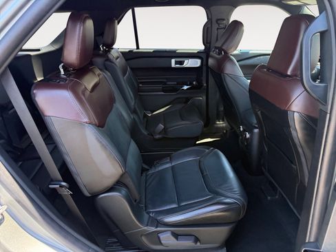 Certified 2023 Ford Explorer Platinum w/ Technology Package AWD/4WD image 19