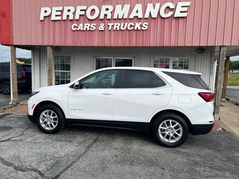 Used 2022 Chevrolet Equinox LT AWD/4WD image 2